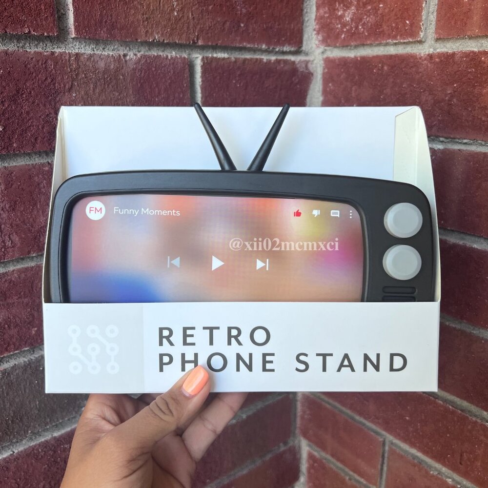 BULLSEYE PLAYGROUND RETRO IPHONE STAND